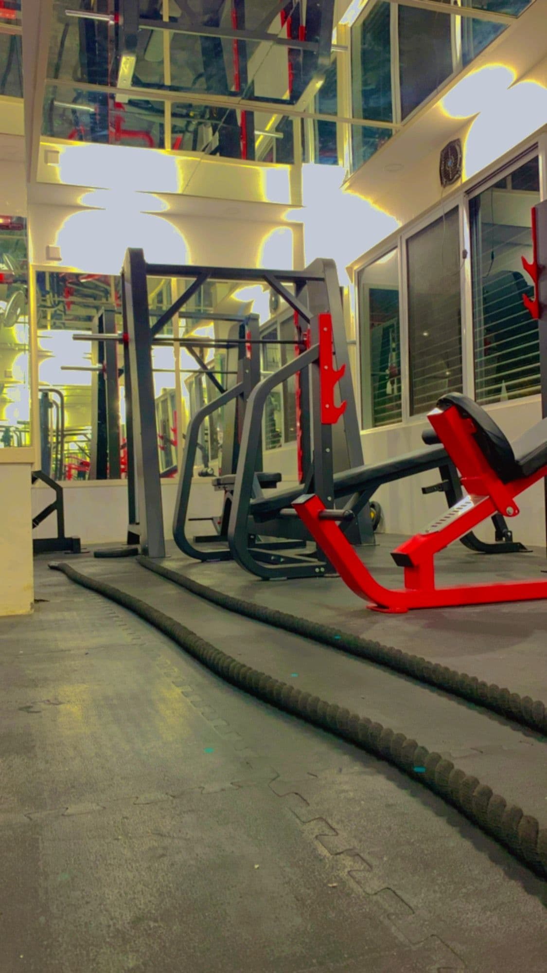 Fitness life High-tech gym