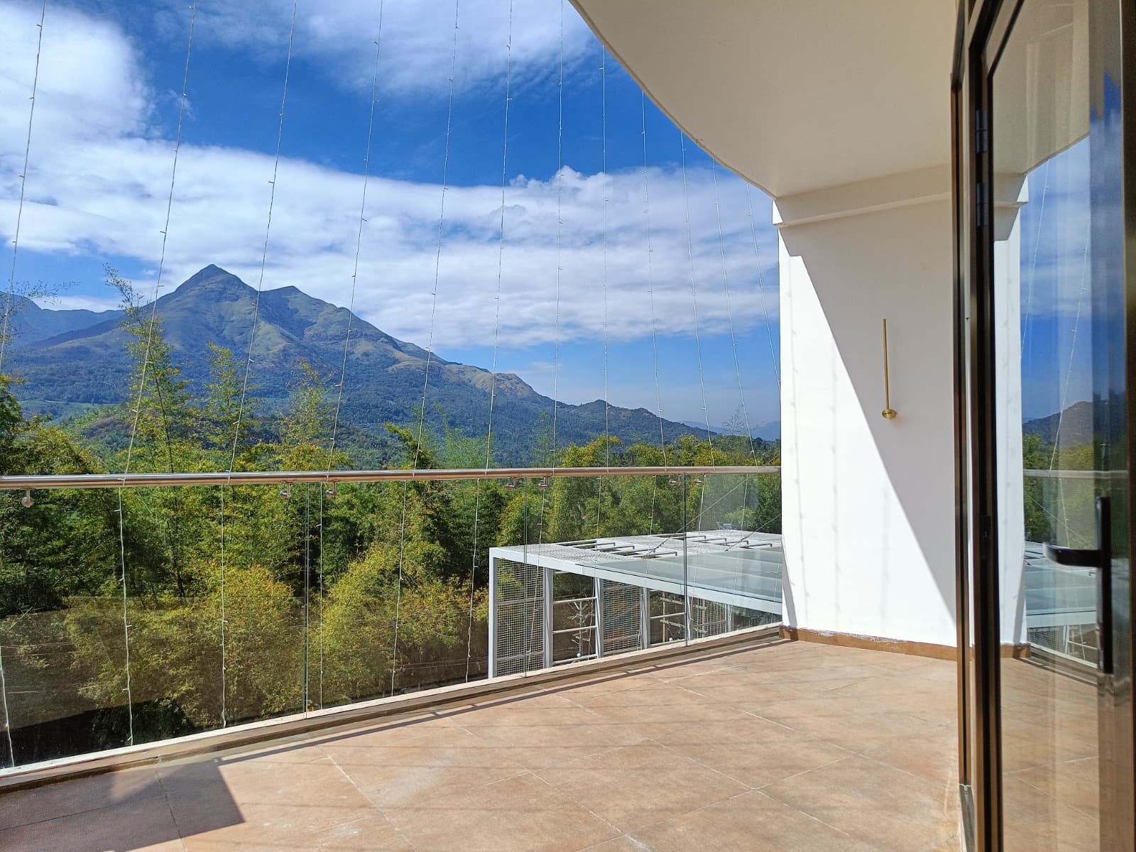 HOTEL SKY SIERRA