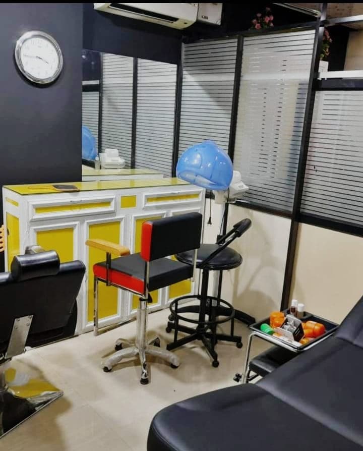 Styles S Smiles Family Beauty Parlour & Makeover Studio