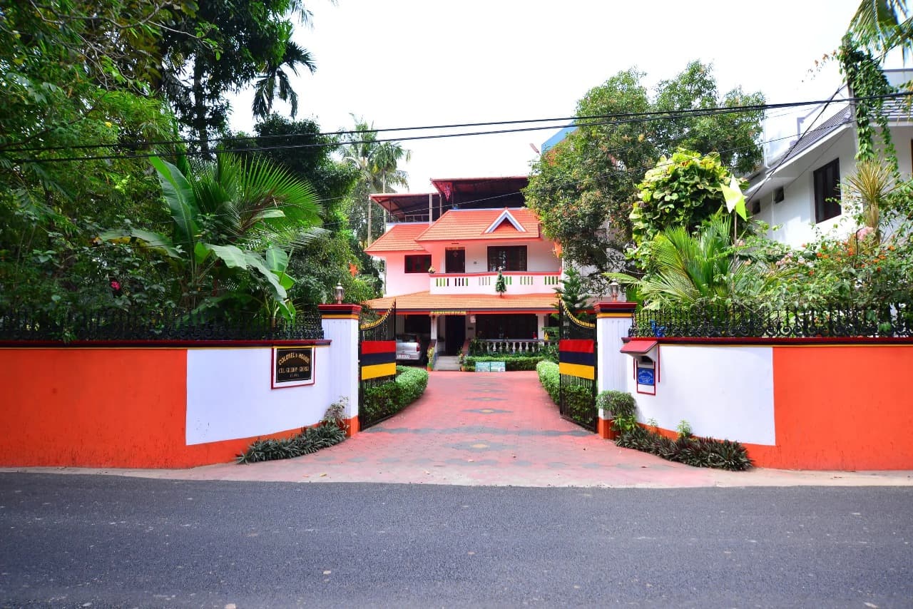 Colonel's Home Stay