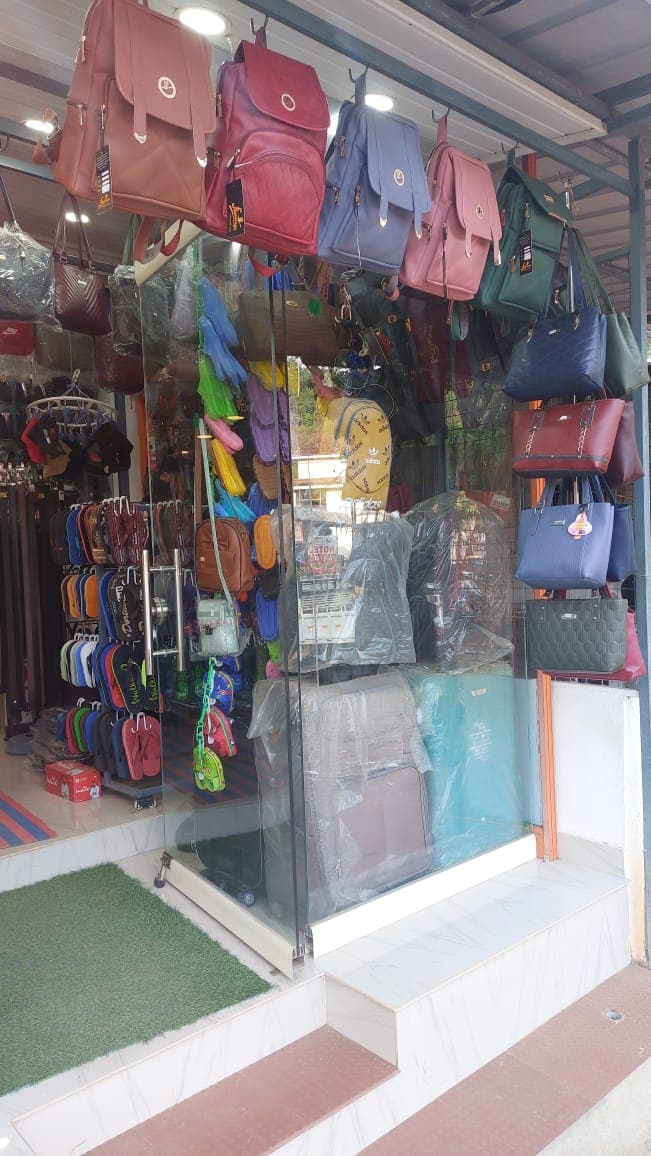  I Max Footwear & Bag