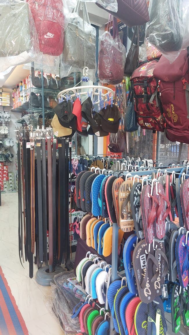  I Max Footwear & Bag