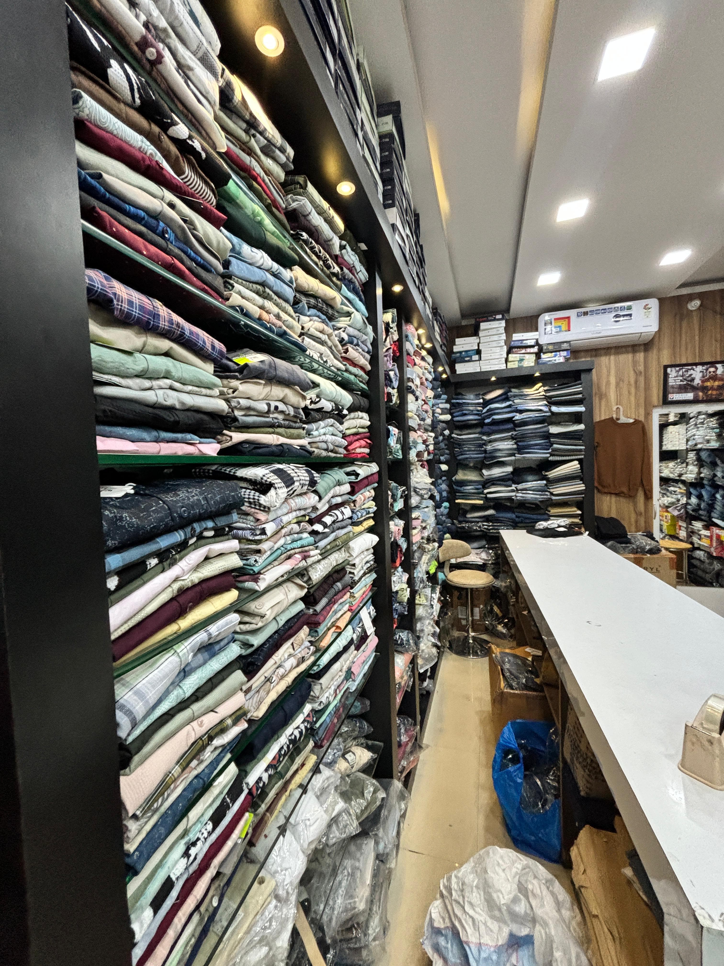 MEMOC MENS CORNER