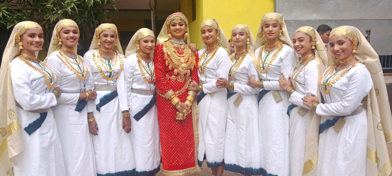  NIRAKOOT Dance Collections