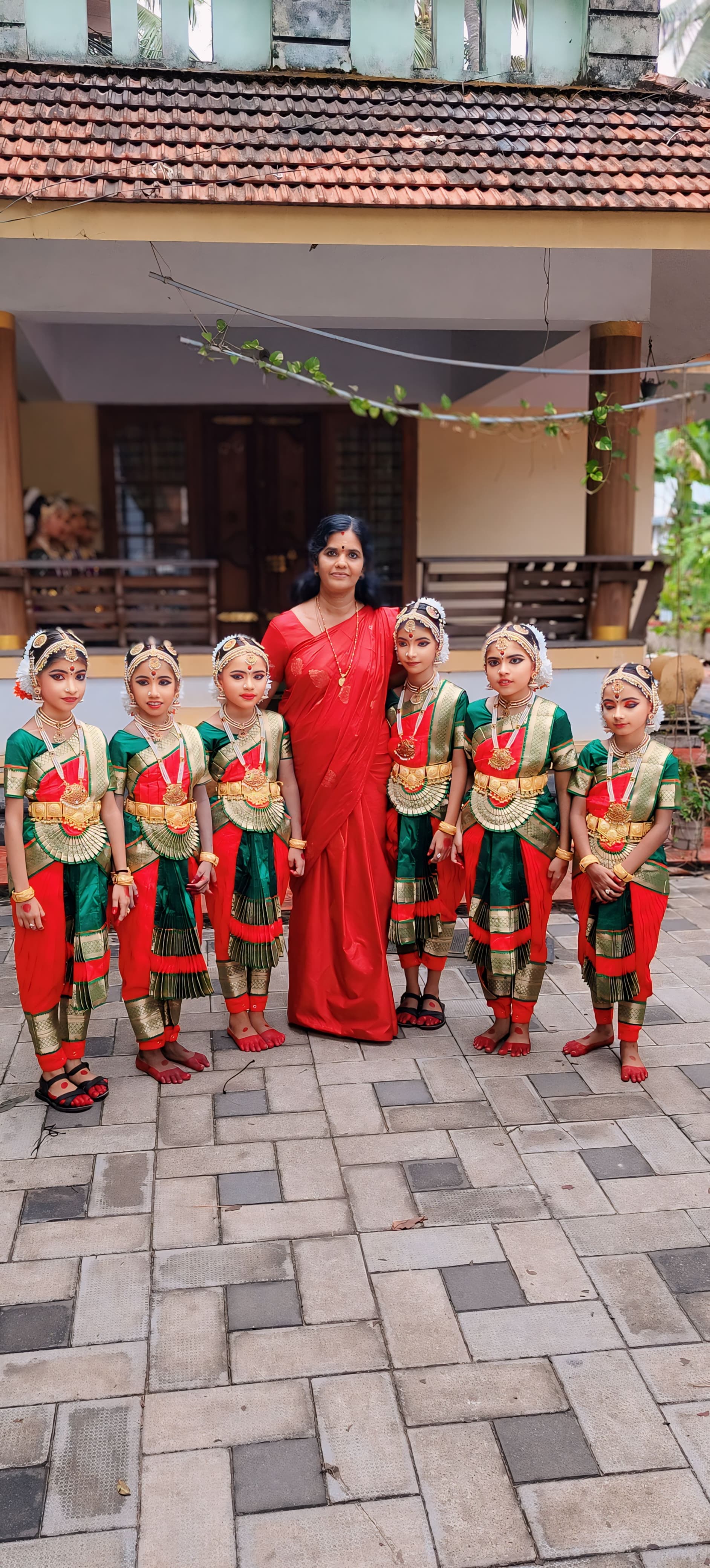 NIRAKOOT Dance Collections