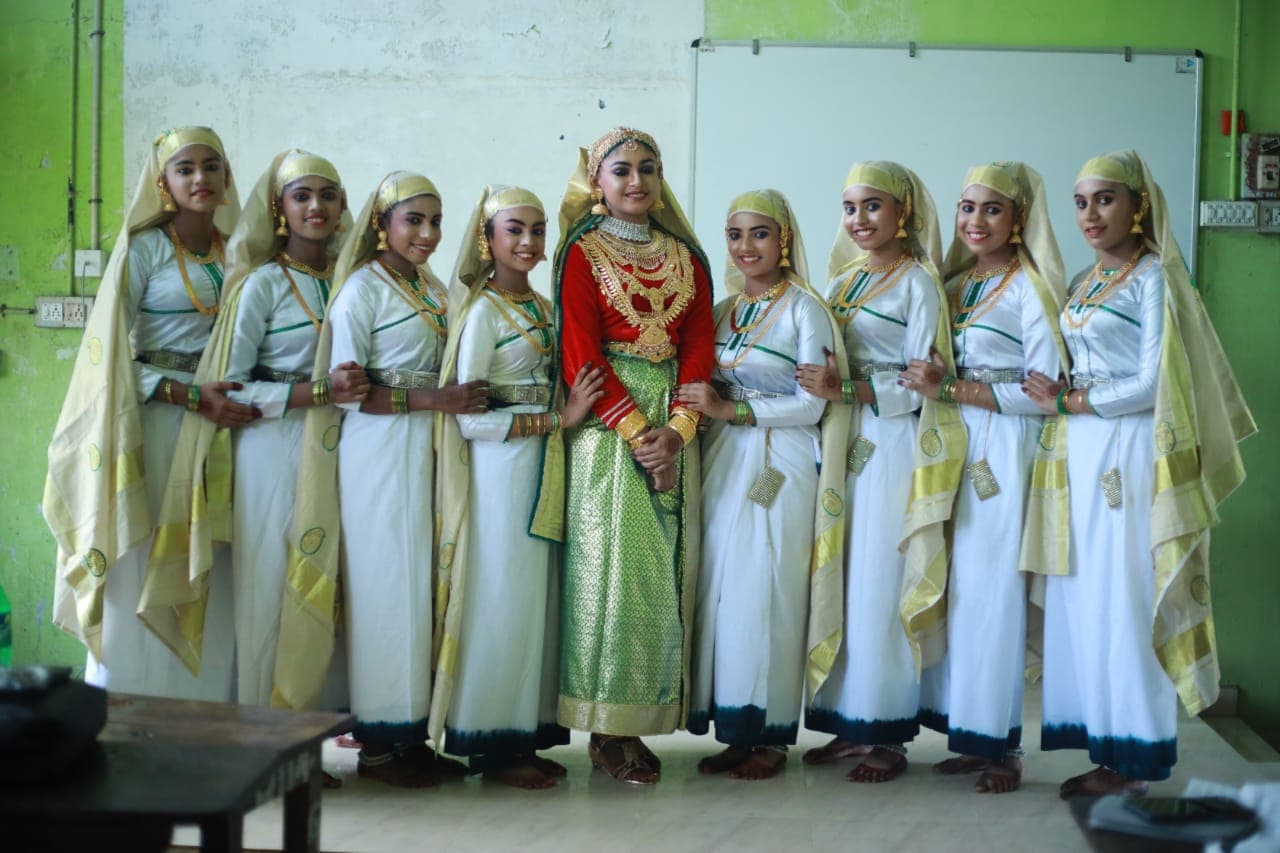  NIRAKOOT Dance Collections