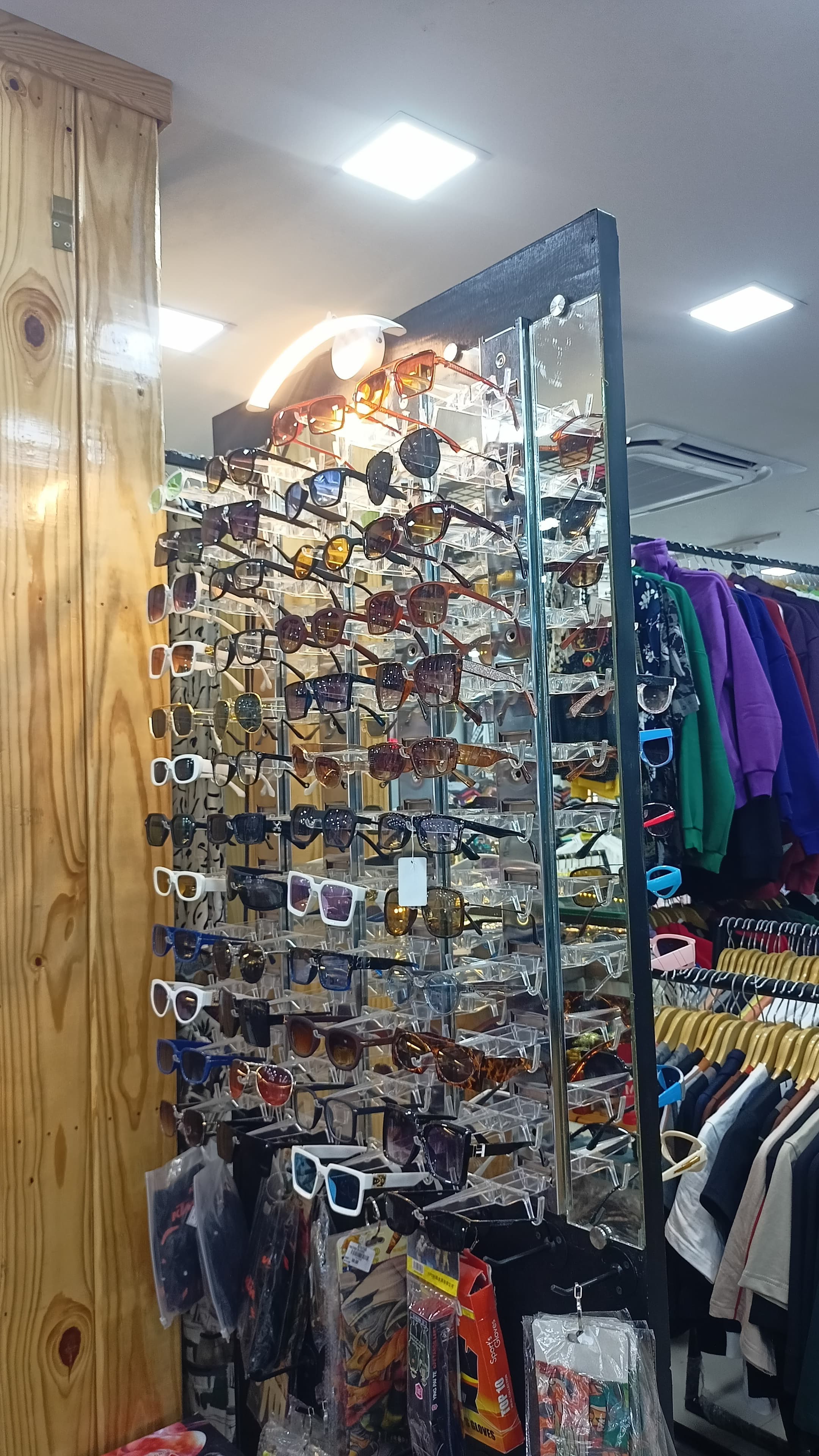 Status Exclusive Mens Shop