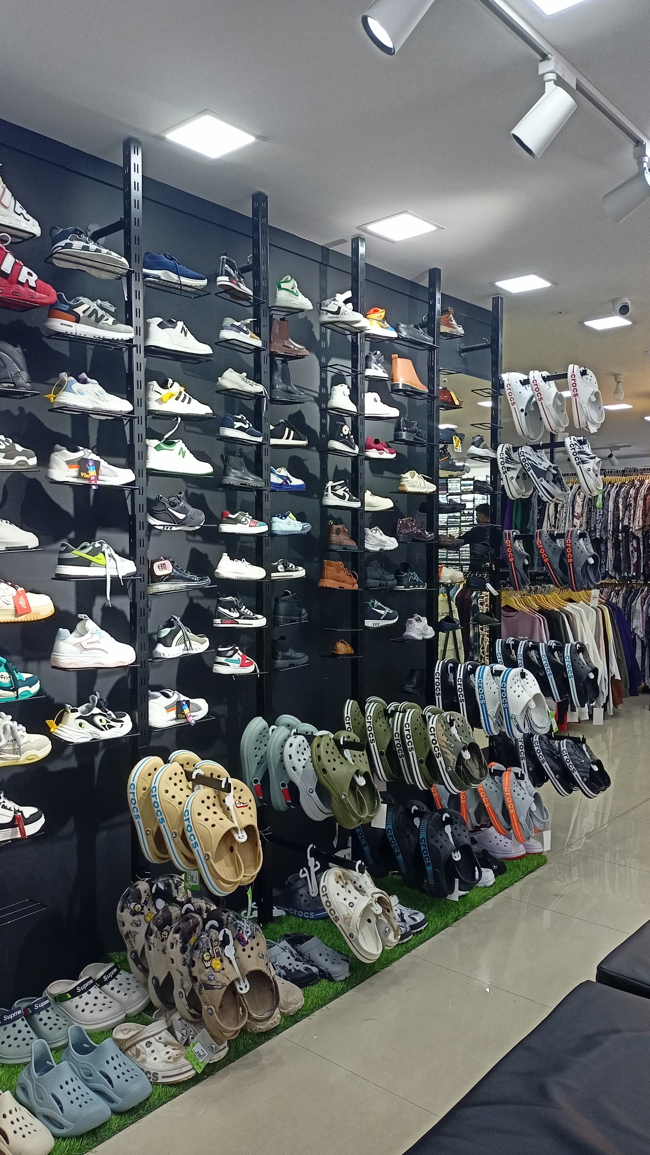 Status Exclusive Mens Shop