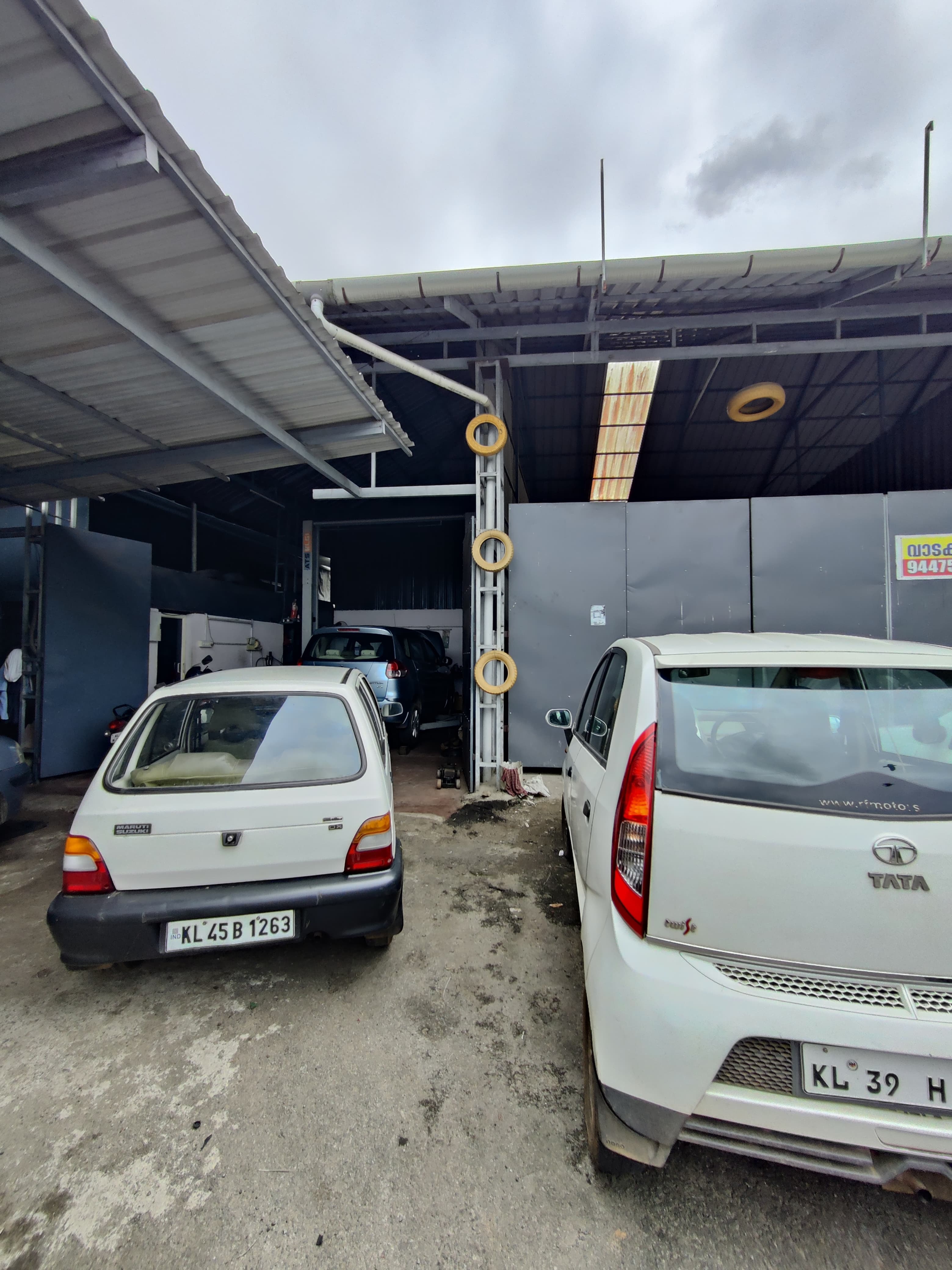 Royal Auto Hub 5