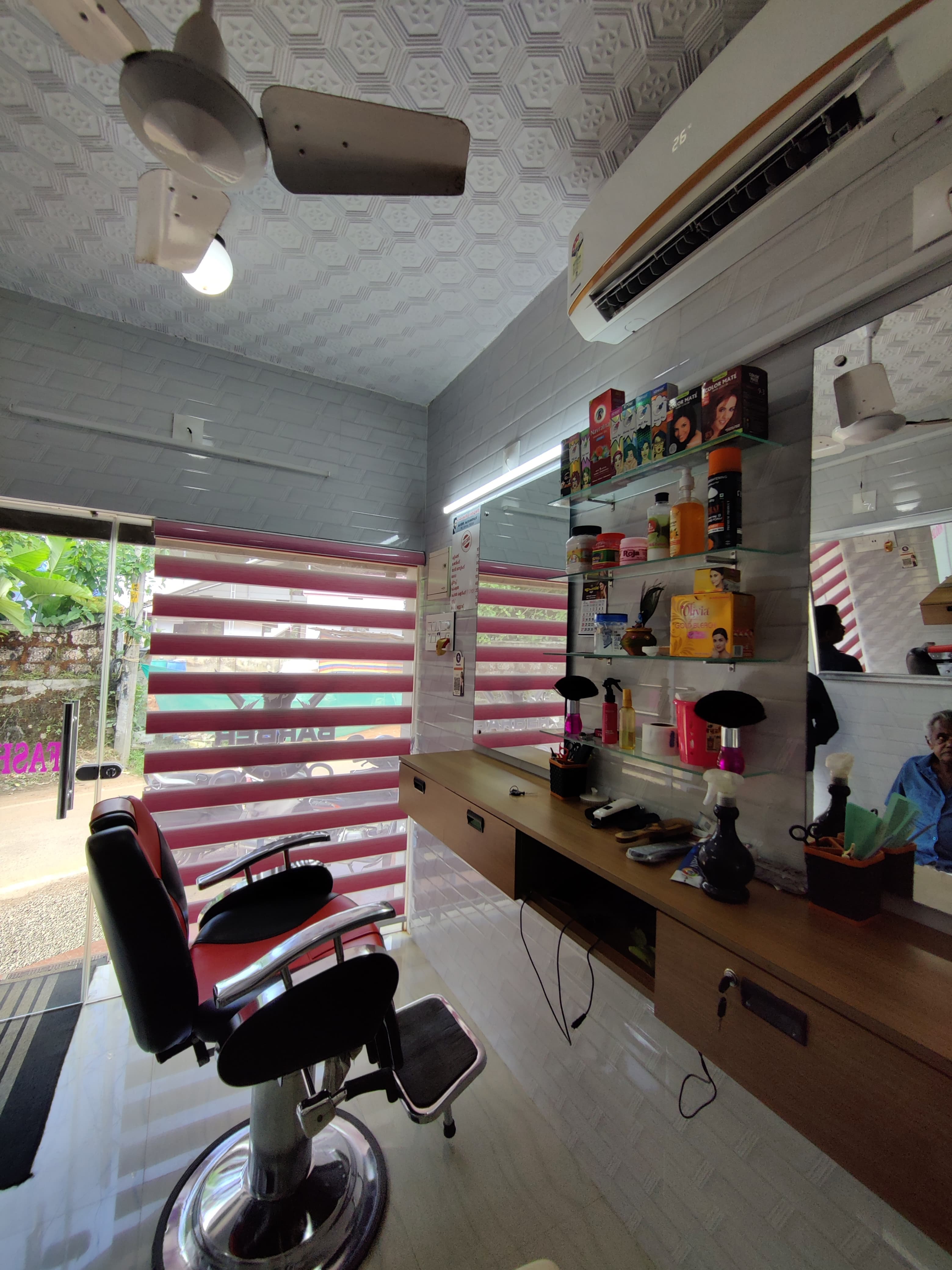Fashion Saloon