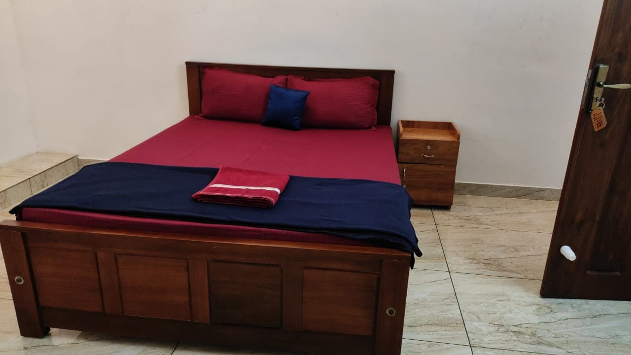 H Square Home Stay 