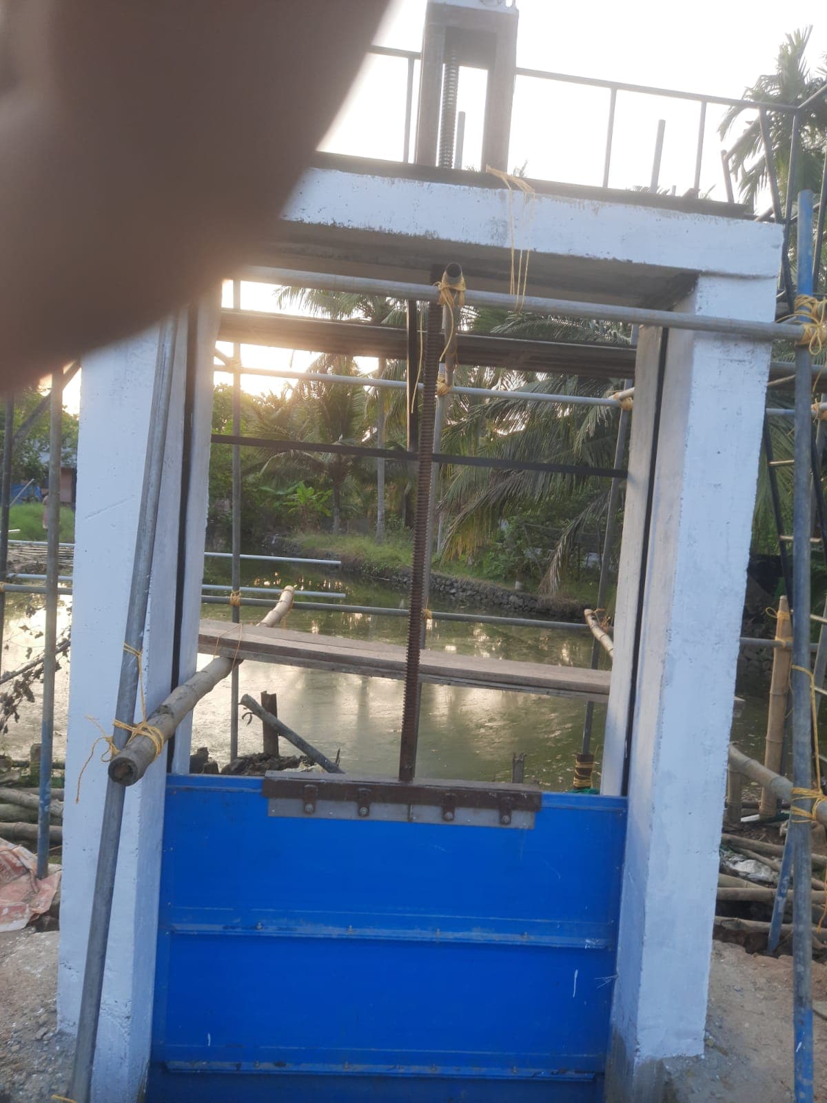 Komaroth Contruction