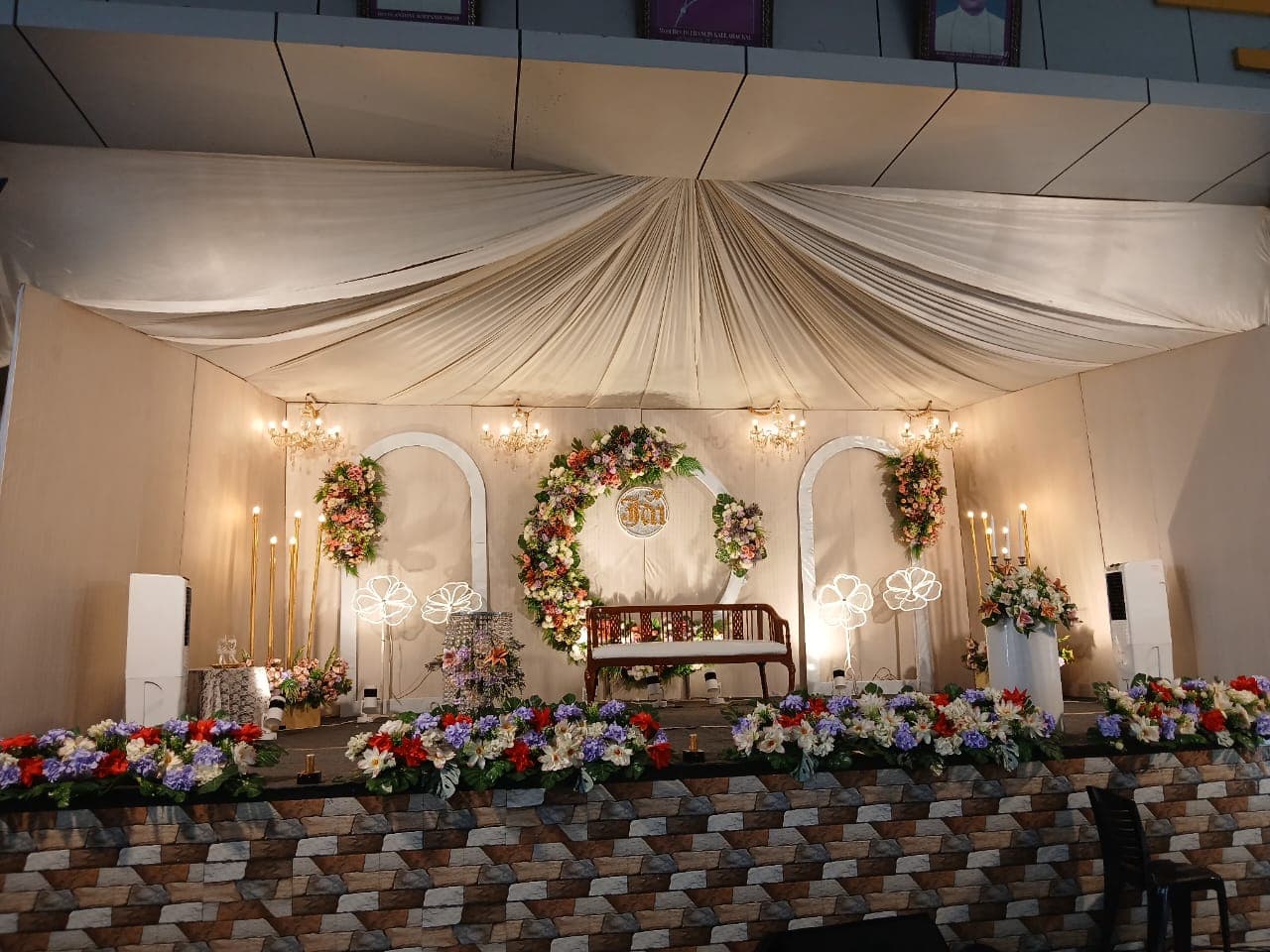 Crayons Florists & Stage Decorators