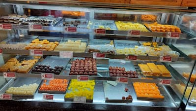 Pongalur Sri Annapoorani Sweets