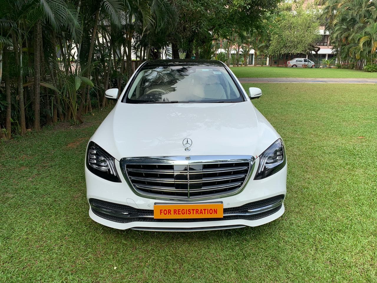 Premium Tourist Luxury Car Transport