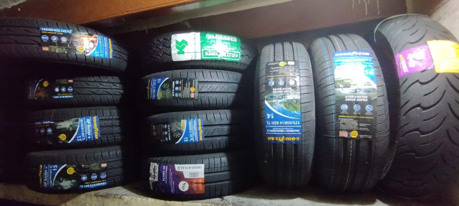 Sri Poorna Tyres