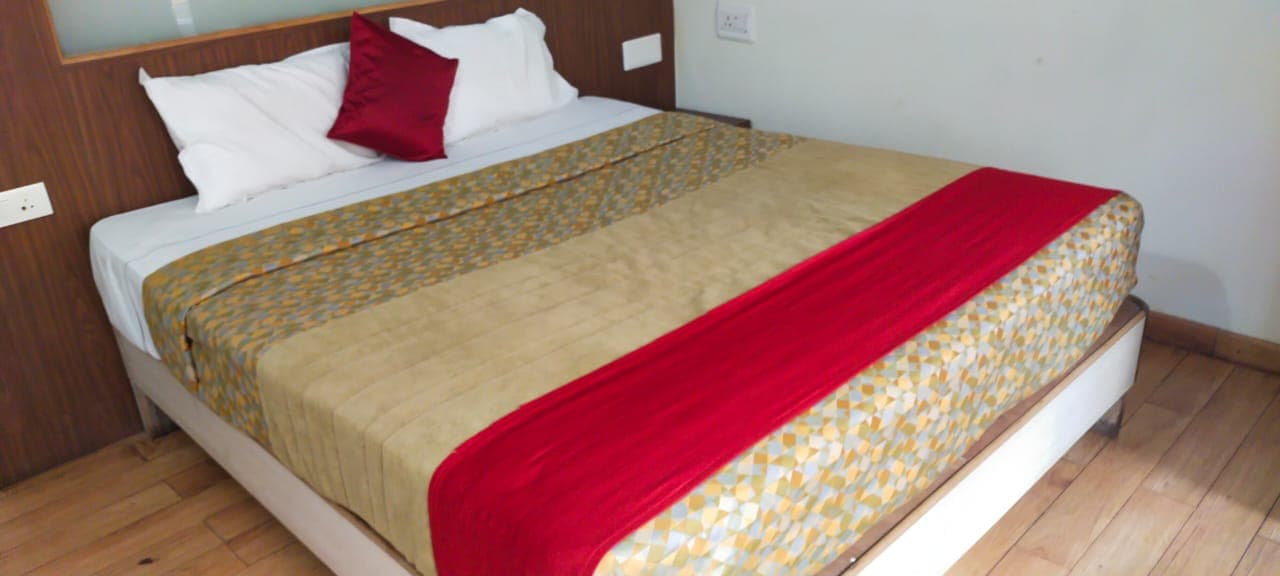 New Emerald Hotel