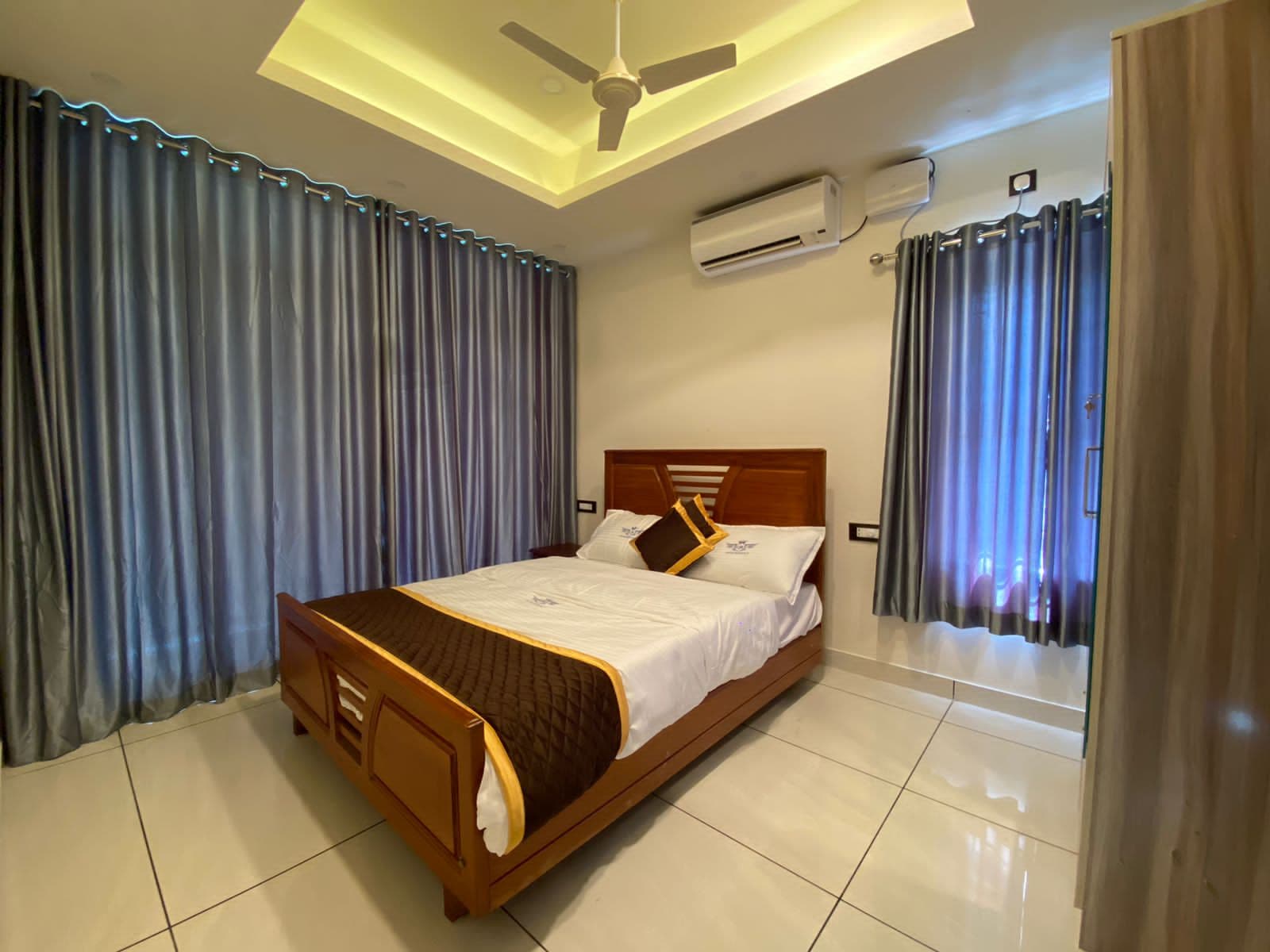 Grand Residency