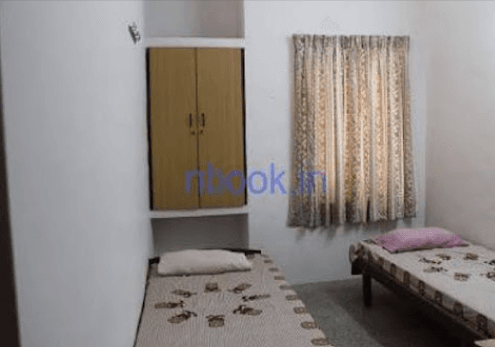 Crayon Boys Hostel 