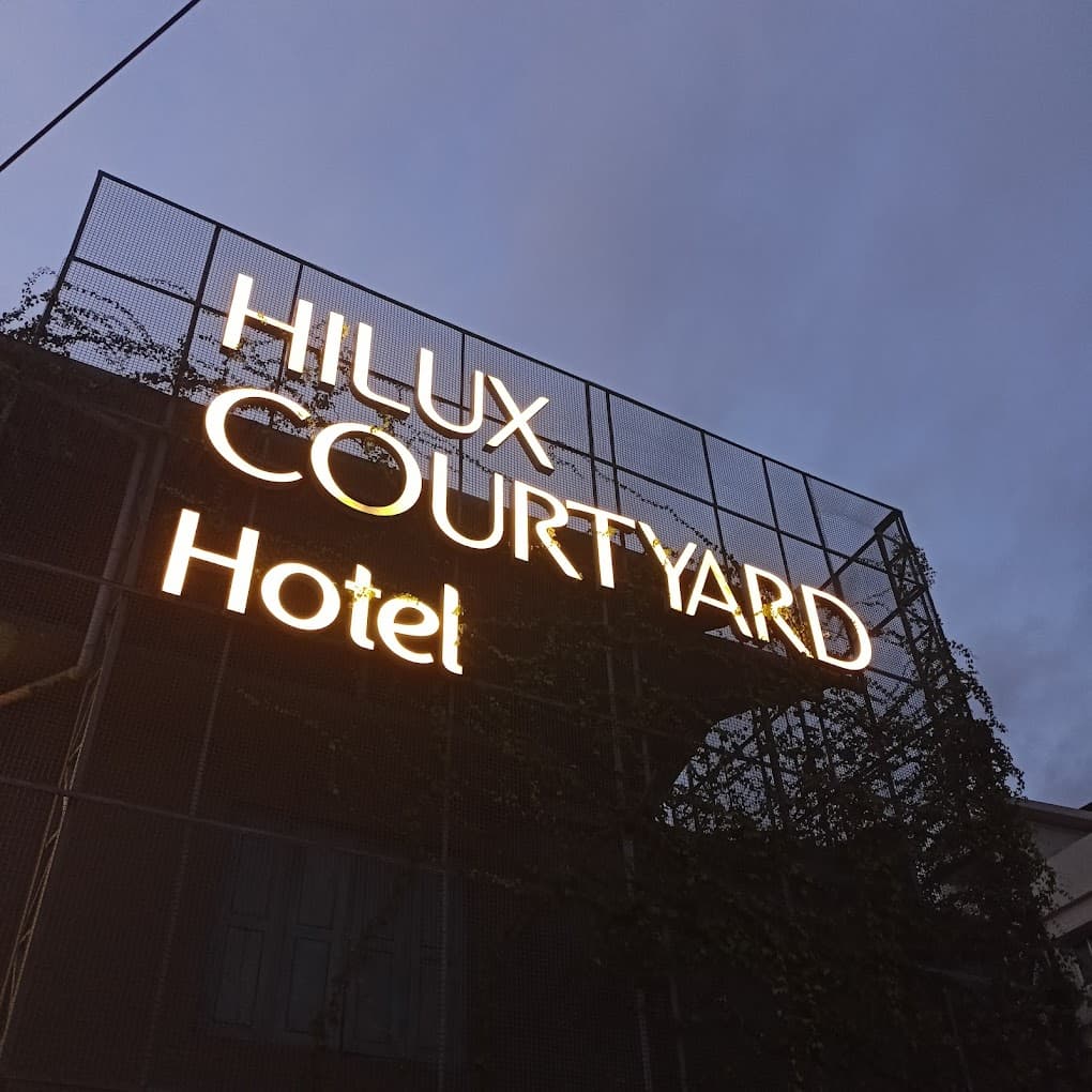 Hilux Courtyard Hotel 