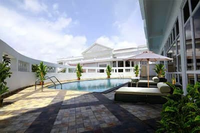 Camelot Hotel
