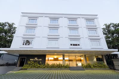 White Palace Hotel